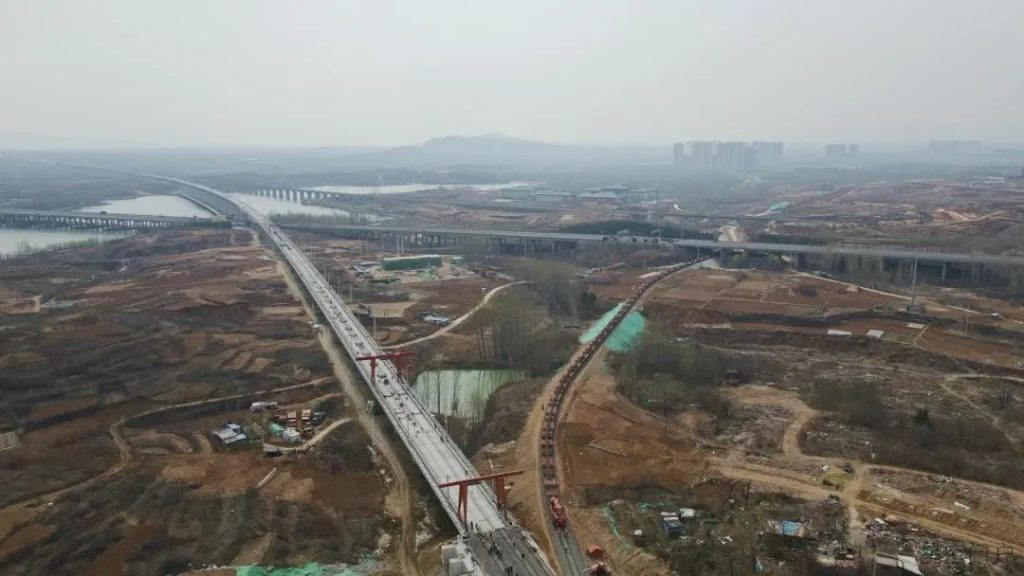 图片[1]-设计时速350公里！这条高铁开始铺轨-星空门户