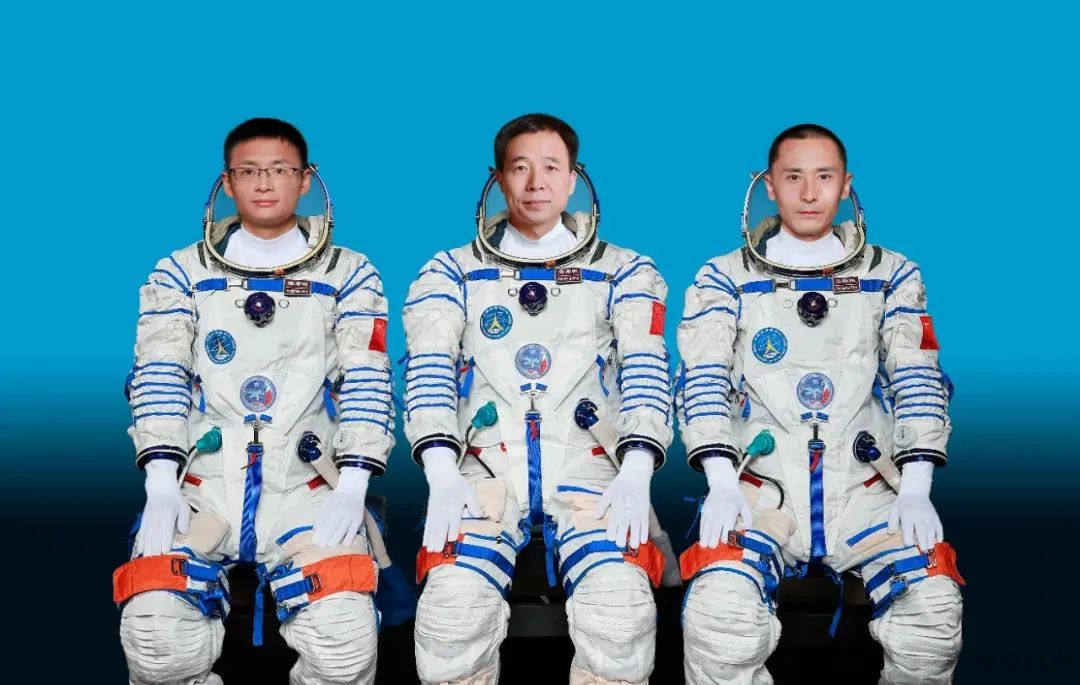 图片[6]-神州十六号航天员乘组见面会，集体亮相！-星空门户